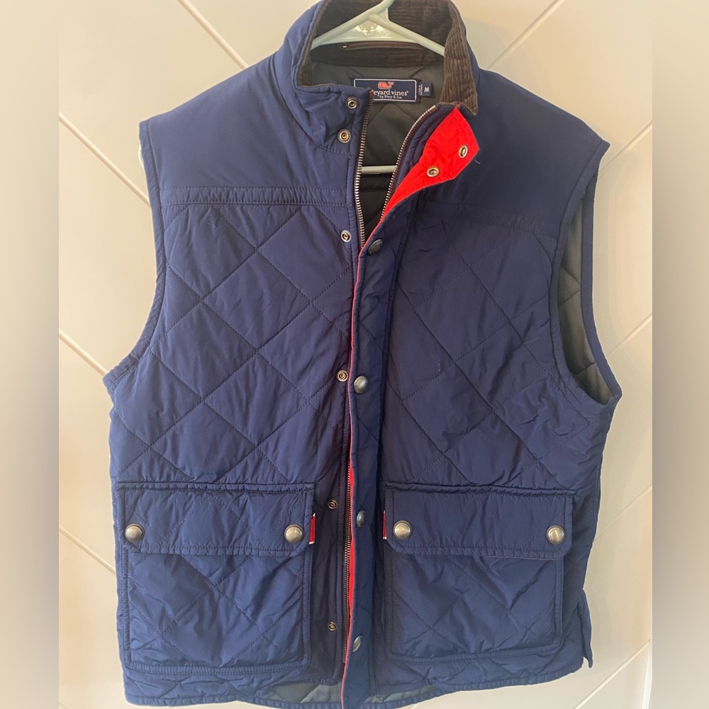 Men’s Vineyard Vines Navy quilted puff vest - nearly new!
